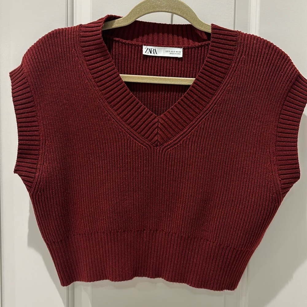 ZARA knit sweater vest. Burgundy. Elegant comfort